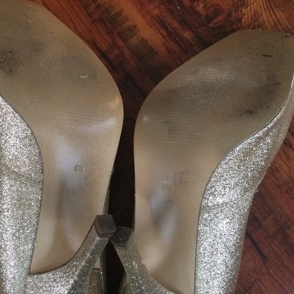 Guess Gold Sparkle Heels Size 8 - Picture 3 of 6